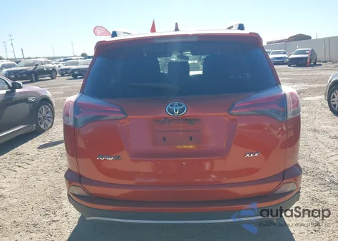 2016 Toyota Rav4 Xle z USA, uszkodzony, nr VIN JTMWFREV1GD088027